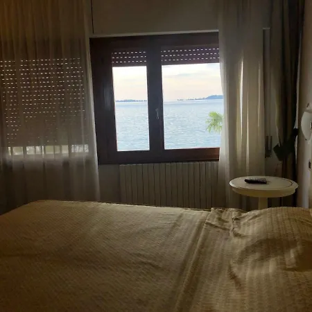 Depandance La Terrazza Sul Garda Pensión Gardone Riviera